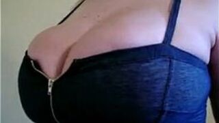 incredible tits unziping - porn video