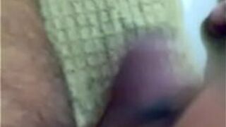 guy watching pron and cuming - porn video