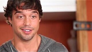 Raven Alexis girl who is able to meet his guest - porn video