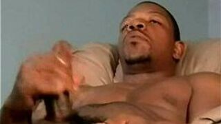 Amateur white guy sucking on a black guys hard cock - porn video