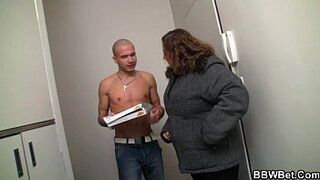 He tricks BBW into sex - porn video