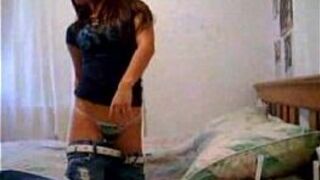 sex with a girlfriend on the bed - porn video